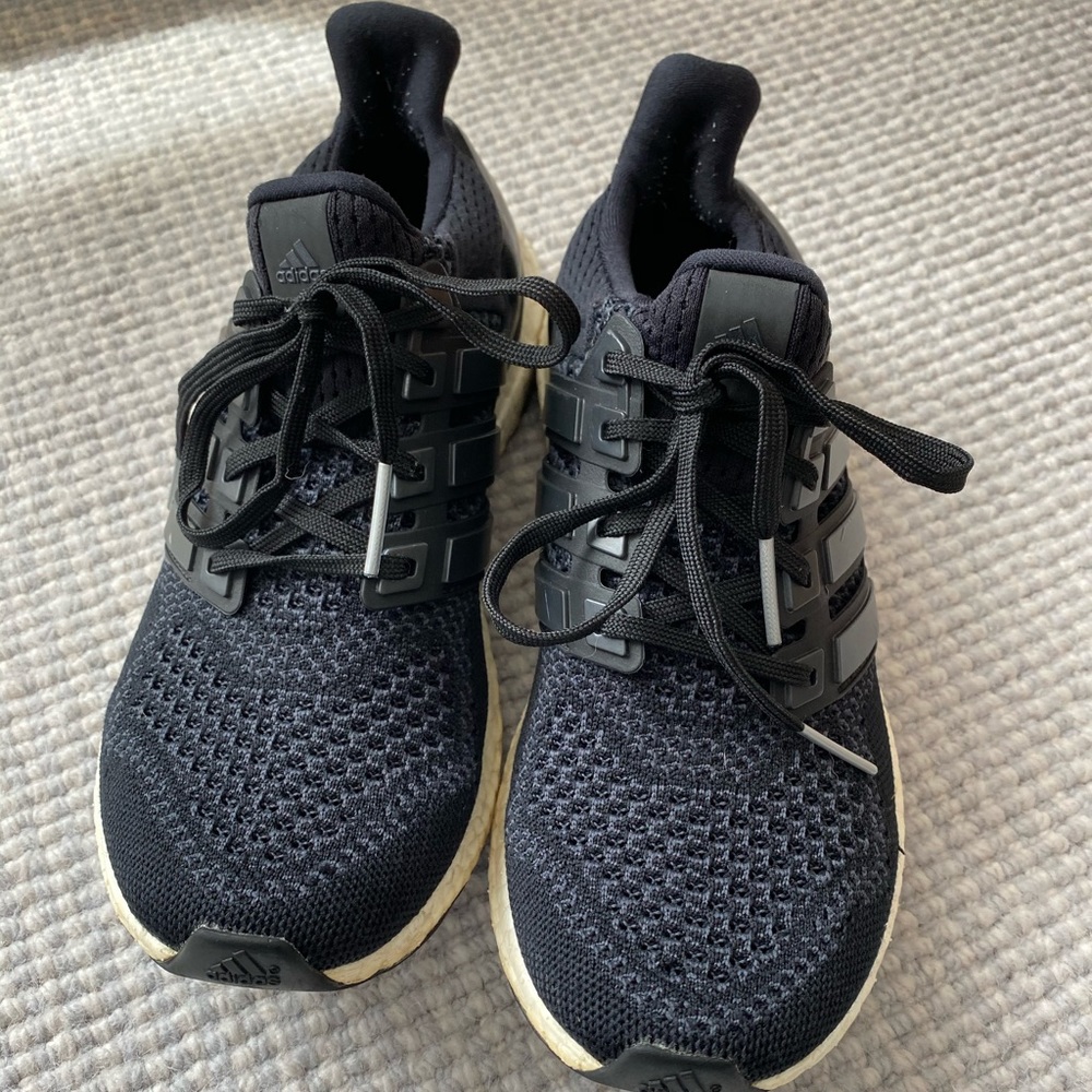 adidas Ultraboost Shoes (Black, size 7.5)